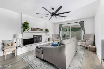 2419 W Shaw Butte Drive, Phoenix, AZ 85029 - Photo 12