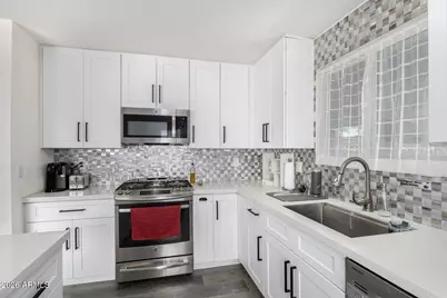 2419 W Shaw Butte Drive, Phoenix, AZ 85029 - Photo 18