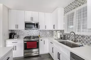 2419 W Shaw Butte Dr, Phoenix, AZ 85029 - Photo 18