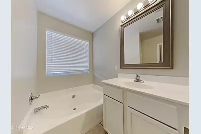 7911 S 48th Lane, Laveen, AZ 85339 - Photo 8