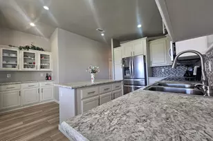 650 N Hawes Rd, Mesa, AZ 85207 - Photo 30