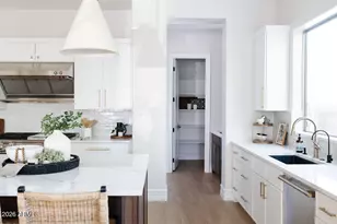 323 W Malibu Dr, Chandler, AZ 85248 - Photo 14