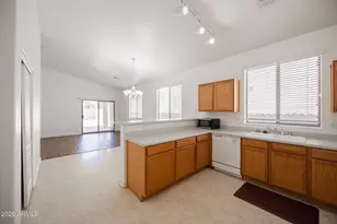 6918 S 37th Glen, Phoenix, AZ 85041 - Photo 10