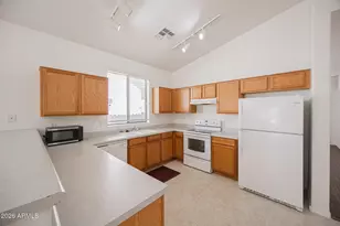 6918 S 37th Glen, Phoenix, AZ 85041 - Photo 8