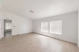 2921 E Oraibi Dr, Phoenix, AZ 85050 - Photo 6