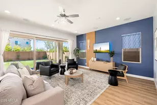 3413 E Crest Ln, Phoenix, AZ 85050 - Photo 4