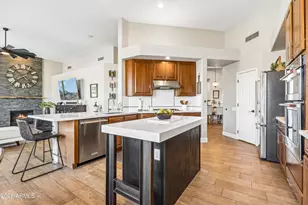 433 W Desert Flower Ln, Phoenix, AZ 85045 - Photo 10