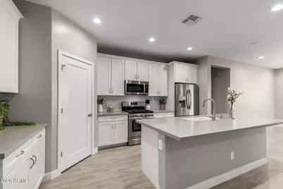 13130 W Crestvale Drive, Peoria, AZ 85383 - Photo 6