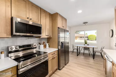 10822 W Roundelay Circle, Sun City, AZ 85351 - Photo 4