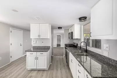 1518 W Beck Lane, Phoenix, AZ 85023 - Photo 12