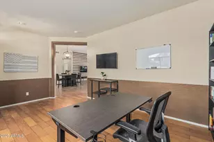 240 W Brooks St, Gilbert, AZ 85233 - Photo 20