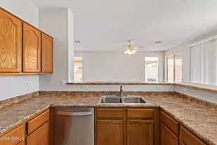 6211 W Wikieup Ln, Glendale, AZ 85308 - Photo 10