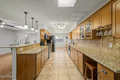 10708 W Camelot Circle, Sun City, AZ 85351 - Photo 14