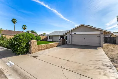 15425 N 23rd Drive, Phoenix, AZ 85023 - Photo 2