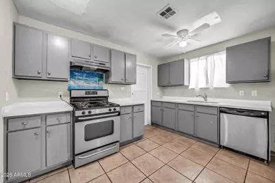 6101 N 31st Drive, Phoenix, AZ 85017 - Photo 6