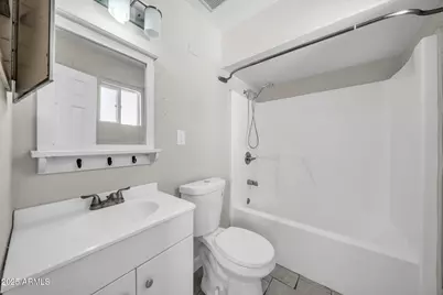 6101 N 31st Drive, Phoenix, AZ 85017 - Photo 8