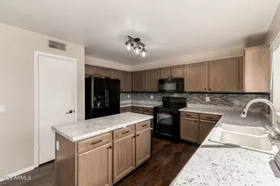 15945 W Cottonwood Street, Surprise, AZ 85374 - Photo 12