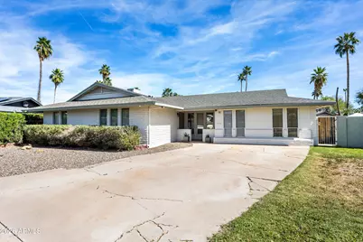 111 S Cholla Street, Gilbert, AZ 85233 - Photo 2