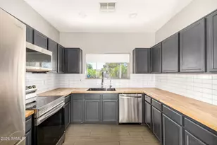 1105 E Parkview Ct, Gilbert, AZ 85295 - Photo 12