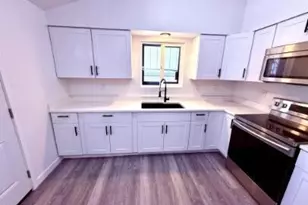 1009 E Chipman Rd, Phoenix, AZ 85040 - Photo 6