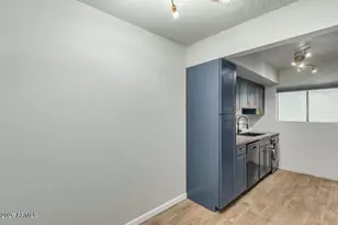 721 E Montebello Ave, Phoenix, AZ 85014 - Photo 14