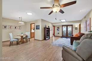 10723 W Saratoga Cir, Sun City, AZ 85351 - Photo 2