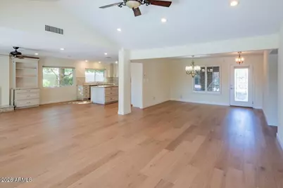 2533 W Laguna Azul Avenue, Mesa, AZ 85202 - Photo 8