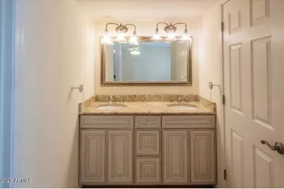 2533 W Laguna Azul Avenue, Mesa, AZ 85202 - Photo 14