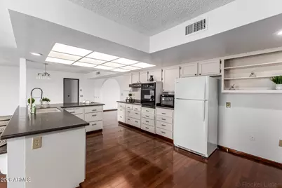 9326 W Willowbrook Drive, Sun City, AZ 85373 - Photo 8