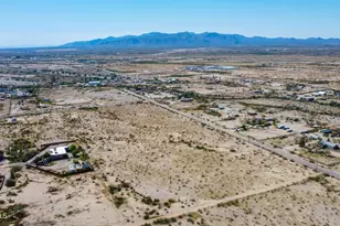 19300 W Roadrunner Rd, Wittmann, AZ 85361 - Photo 1