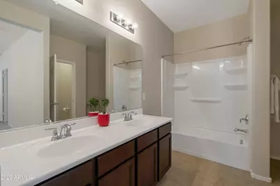 6168 W Freeway Lane, Glendale, AZ 85302 - Photo 8