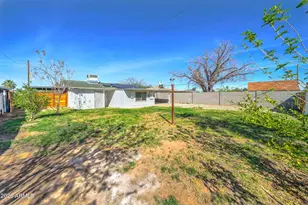 2031 N 28th Pl, Phoenix, AZ 85008 - Photo 32