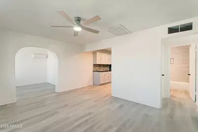 2031 N 28th Place, Phoenix, AZ 85008 - Photo 4