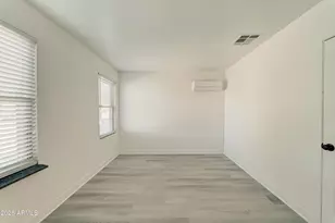 2031 N 28th Pl, Phoenix, AZ 85008 - Photo 8