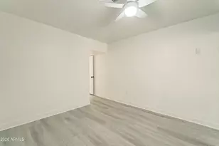 2031 N 28th Pl, Phoenix, AZ 85008 - Photo 20