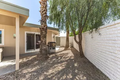 10634 W Hutton Drive, Sun City, AZ 85351 - Photo 24