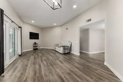 10634 W Hutton Drive, Sun City, AZ 85351 - Photo 6