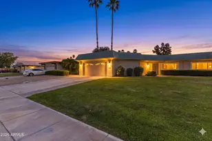 10634 W Hutton Dr, Sun City, AZ 85351 - Photo 2