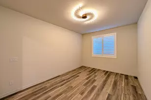 5902 N 86th Dr, Glendale, AZ 85305 - Photo 32