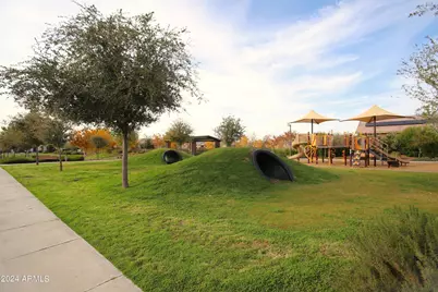 9225 W Willow Bend Lane, Phoenix, AZ 85037 - Photo 36