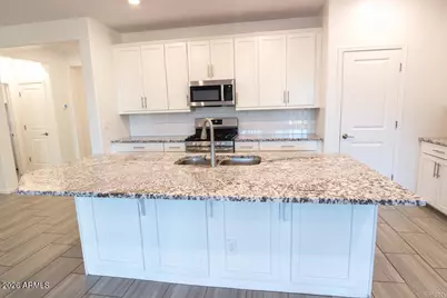 9225 W Willow Bend Lane, Phoenix, AZ 85037 - Photo 16