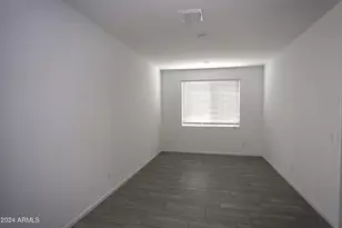 9225 W Willow Bend Ln, Phoenix, AZ 85037 - Photo 14