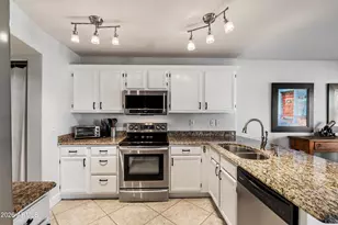 19058 North 23rd Pl, Phoenix, AZ 85024 - Photo 6