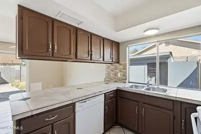 4634 N 77th Drive, Phoenix, AZ 85033 - Photo 12