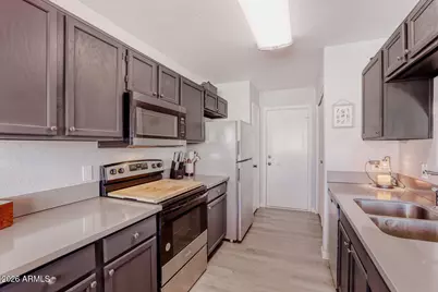 10202 N 87th Avenue, Peoria, AZ 85345 - Photo 12