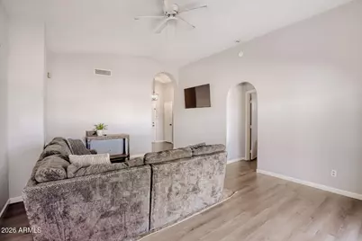 10202 N 87th Avenue, Peoria, AZ 85345 - Photo 6