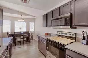 10202 N 87th Ave, Peoria, AZ 85345 - Photo 16