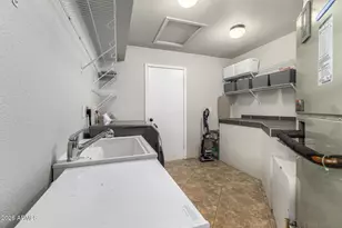 413 E Ellis Dr, Tempe, AZ 85282 - Photo 38