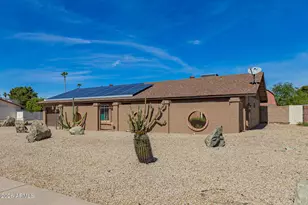 2902 E Claire Dr, Phoenix, AZ 85032 - Photo 6