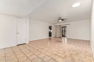 2902 E Claire Dr, Phoenix, AZ 85032 - Photo 10